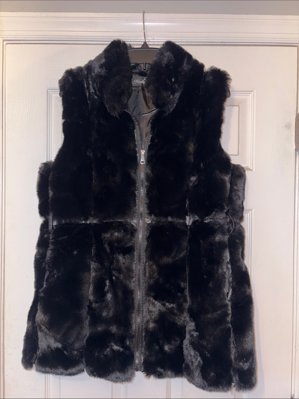 Fashion  Black Faux Fur Zip Vest